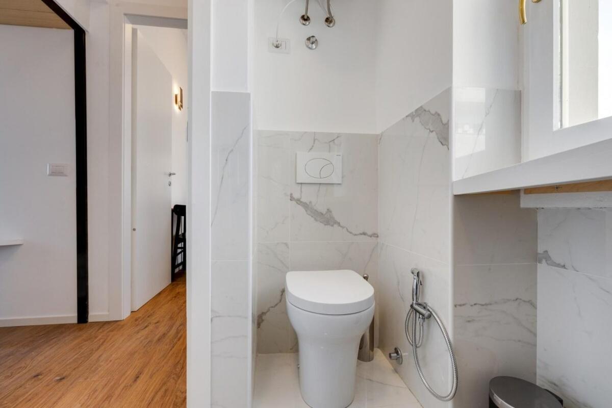 מילאנו Homeby, Cozy Penthouse Apartment מראה חיצוני תמונה